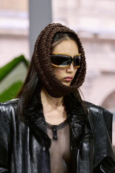 Look 69